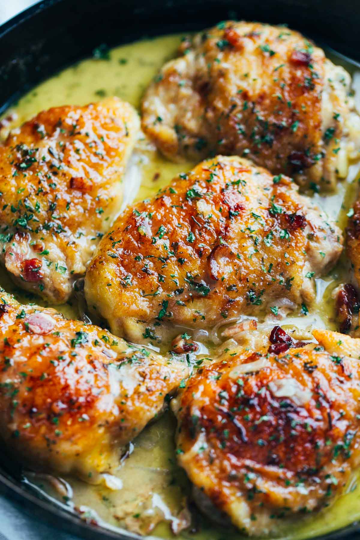 Skillet Chicken with Bacon and White Wine Sauce | KeepRecipes: Your
