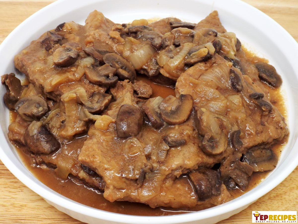 Swiss Steak with Mushrooms and Onions | KeepRecipes: Your Universal ...