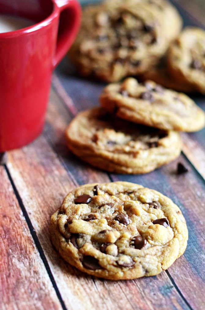 The Best Chewy Cafe-Style Chocolate Chip Cookies ...