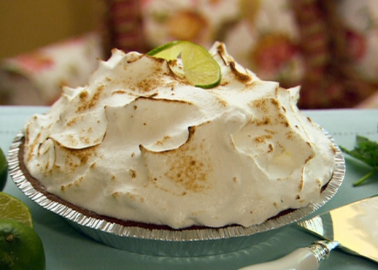 key lime pie with meringue