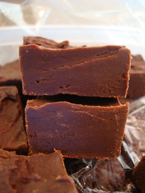 3 Minute Microwave Chocolate Peanut Butter Fudge | KeepRecipes: Your ...