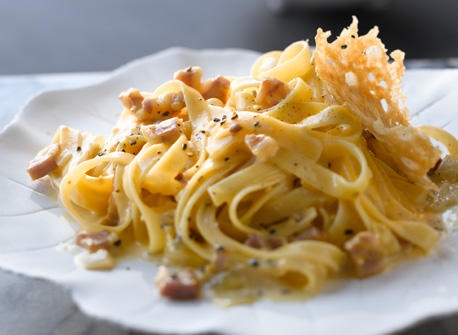 Creamy pancetta pasta with mushrooms and parmesan | KeepRecipes: Your