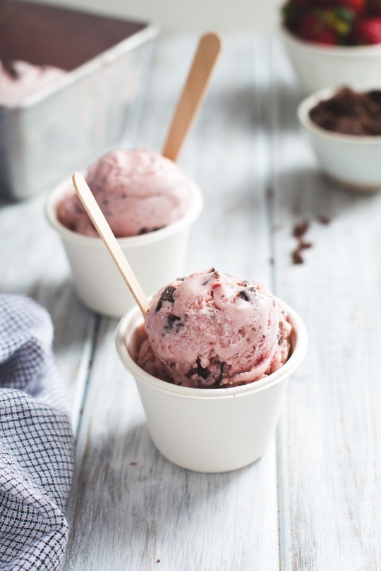Vegan Strawberry Coconut Chocolate Chip Ice Cream Keeprecipes Your